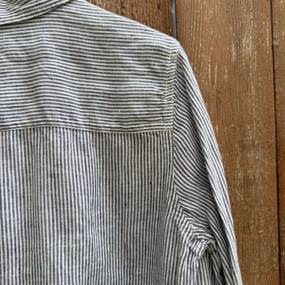 JONES NEW YORK Women’s Blue White Striped Pull Over Linen Shirt Size Large - Picture 8 of 9